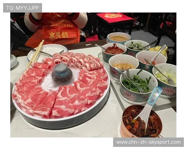 世界冠军带全队吃火锅庆祝：团结拼搏的味道与胜利的火热