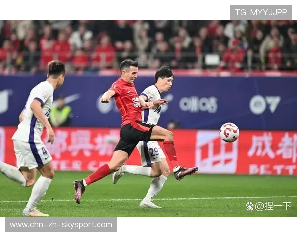 中场核心被红牌停赛，球队进攻陷入困境：深度解析比赛中的战术变局